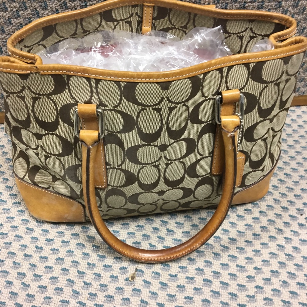 Coach signature authentic carryall